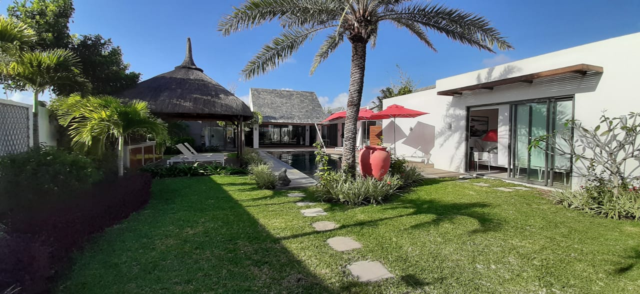 palms villa interior